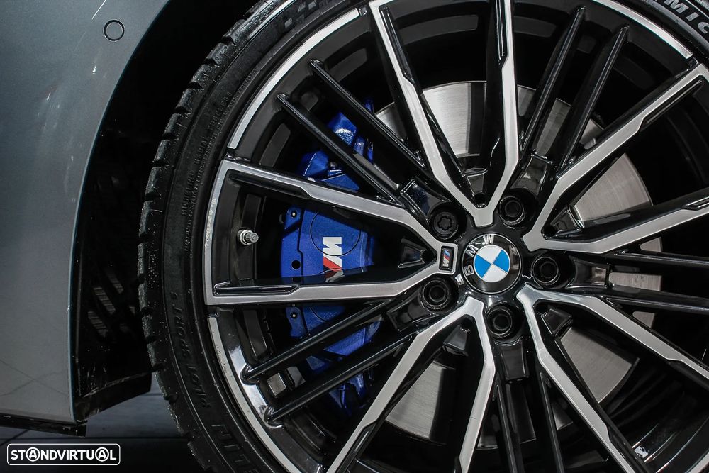 BMW M135i xDrive - 16