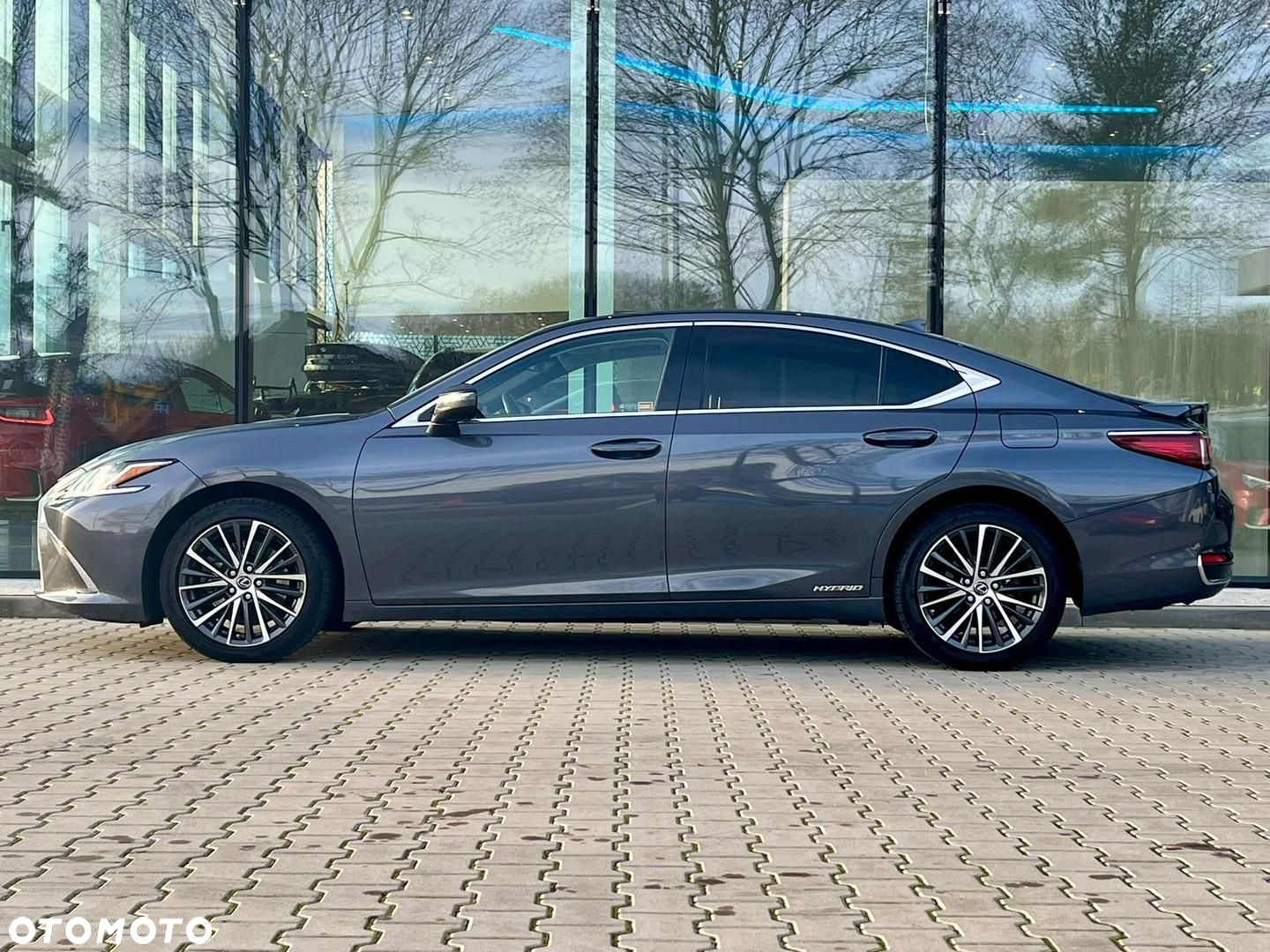 Lexus ES - 4