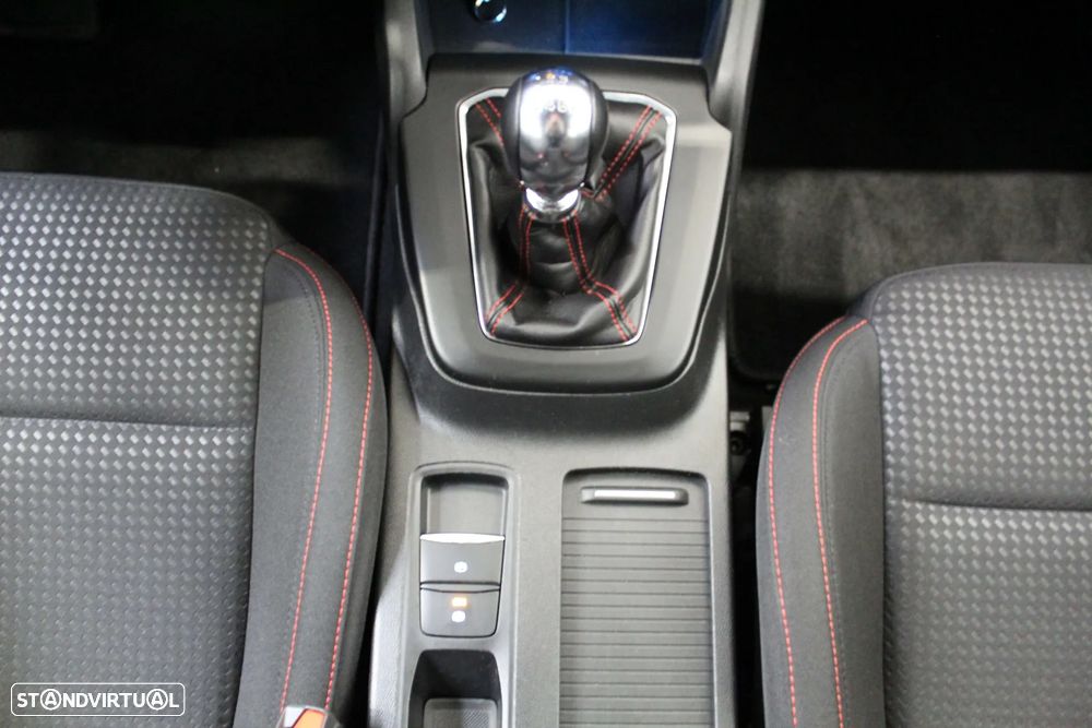 Ford Focus 1.0 EcoBoost MHEV ST-Line - 14