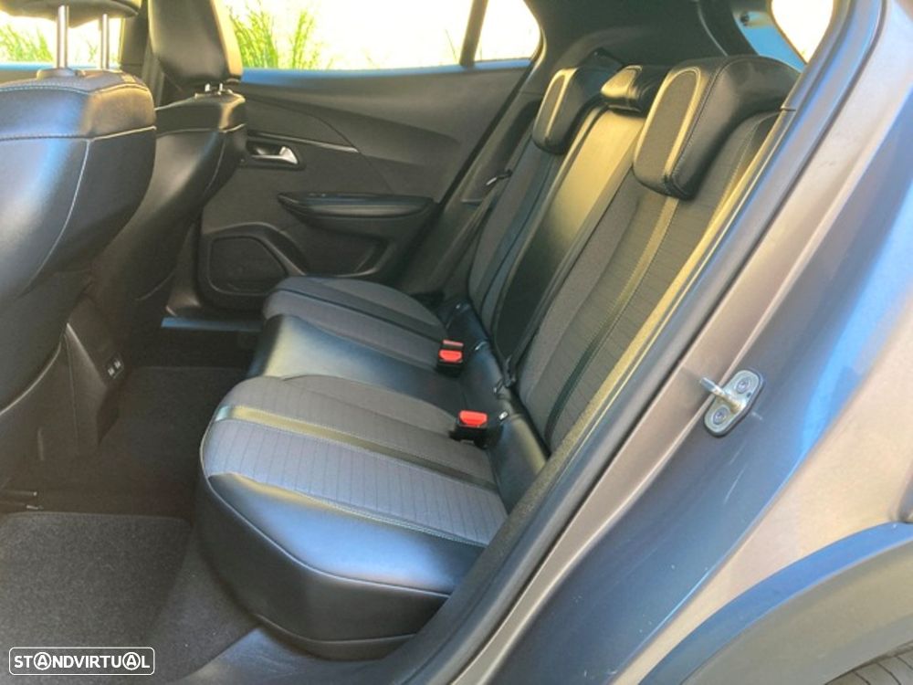 Peugeot 2008 1.2 PureTech Allure Pack - 31