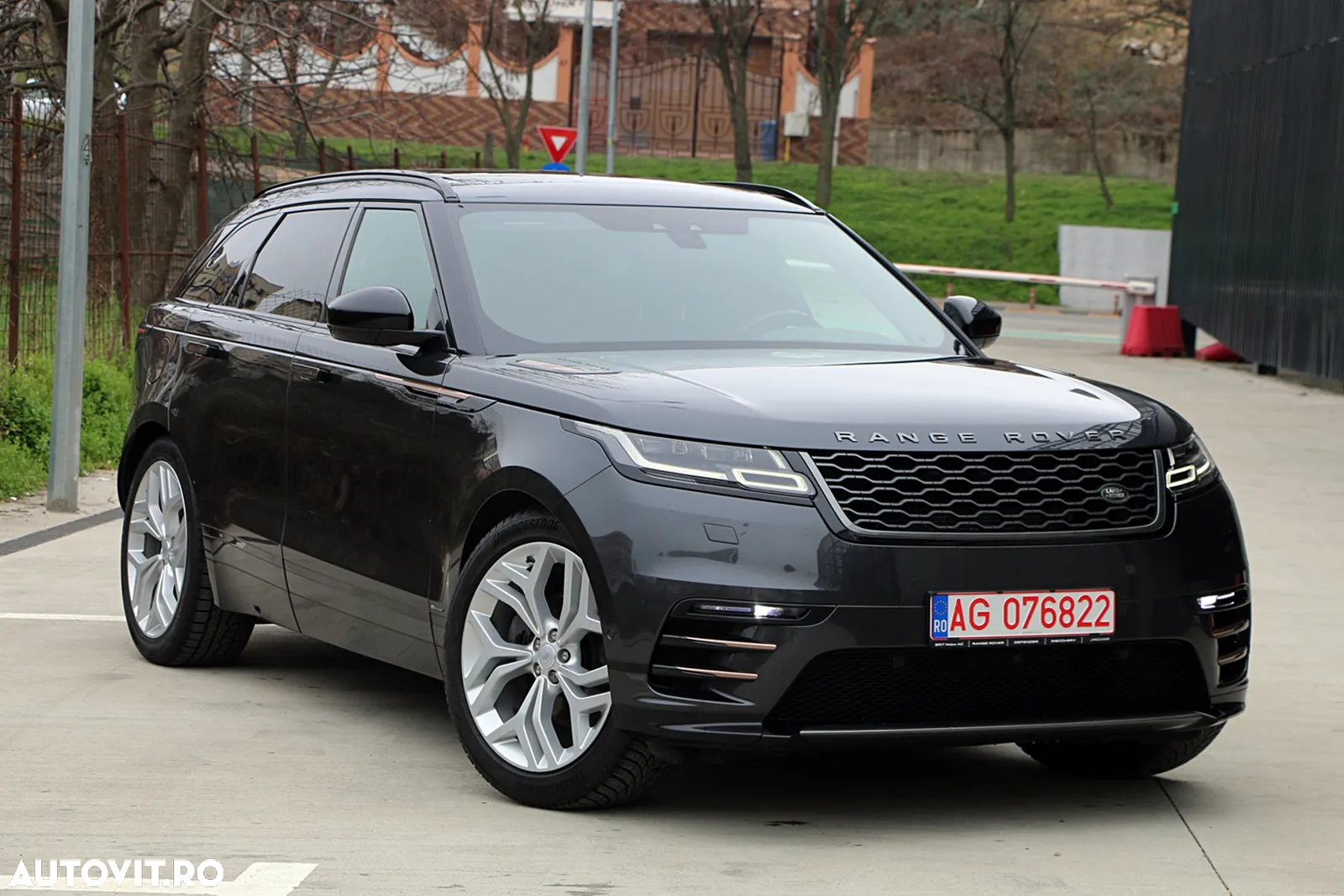 Land Rover Range Rover Velar 2.0 R-Dynamic HSE - 2