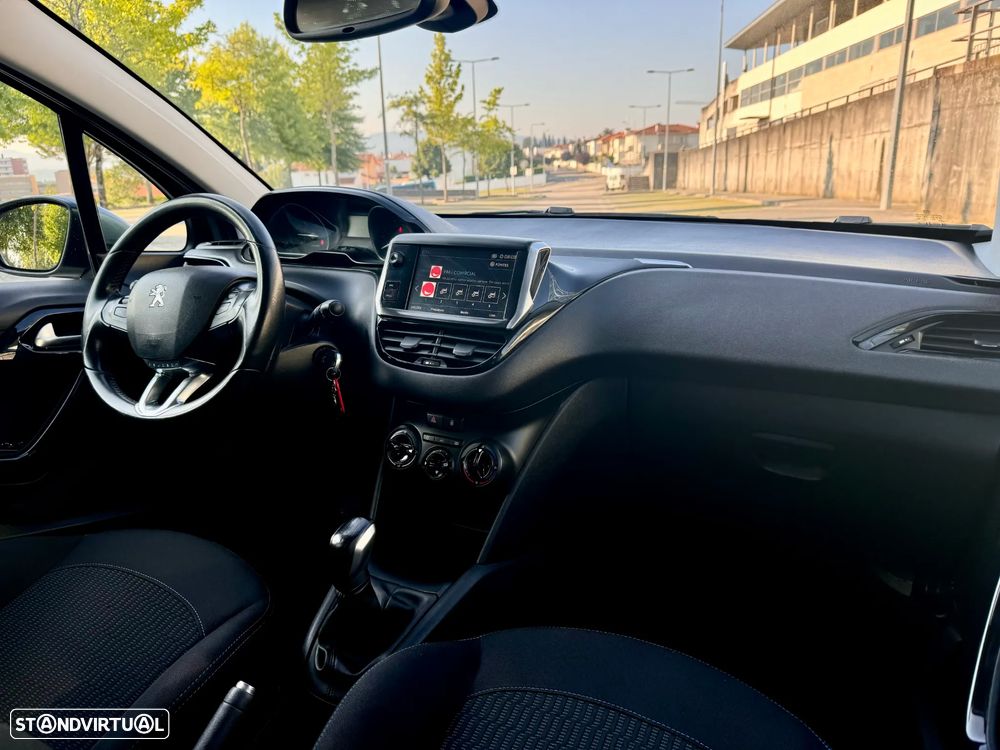 Peugeot 208 1.2 PureTech Signature - 15