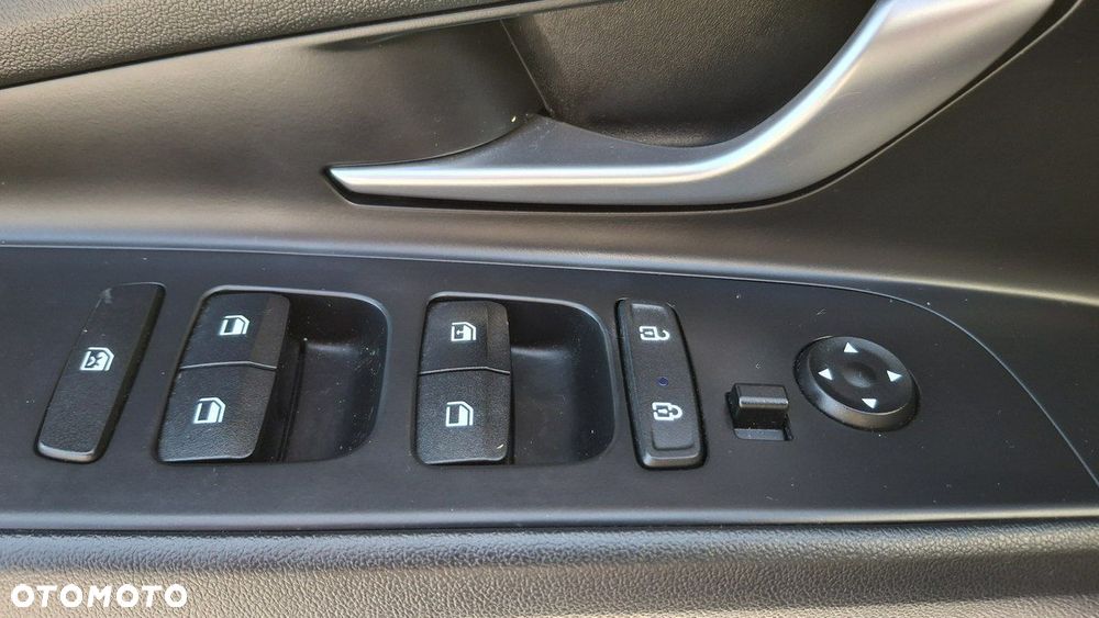 Hyundai Elantra - 13