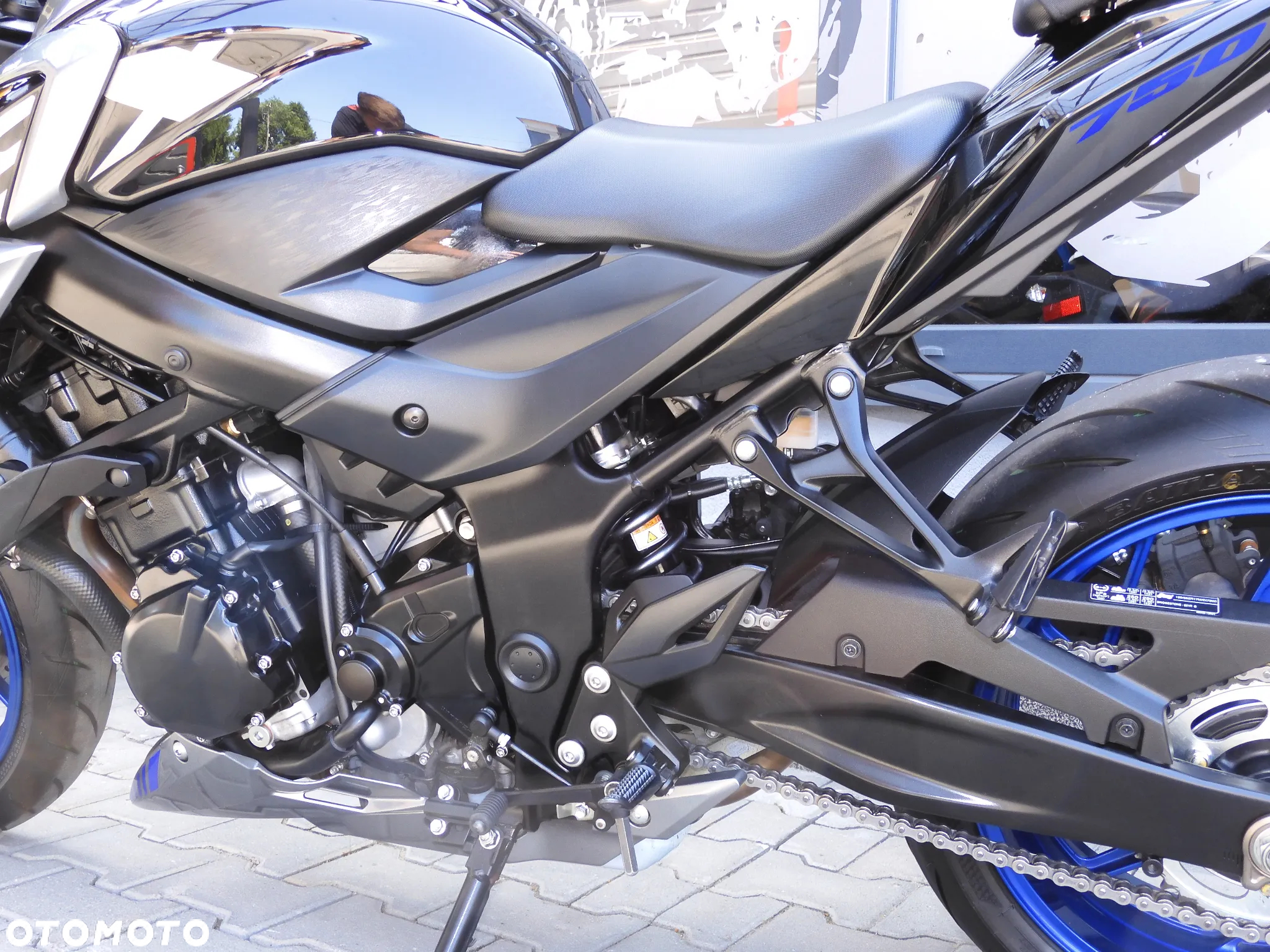 Suzuki GSX - 21