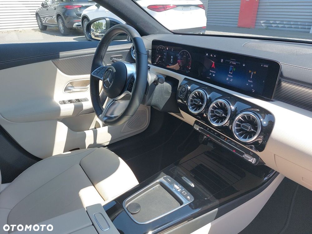 Mercedes-Benz CLA 200 mHEV Progressive 7G-DCT - 19