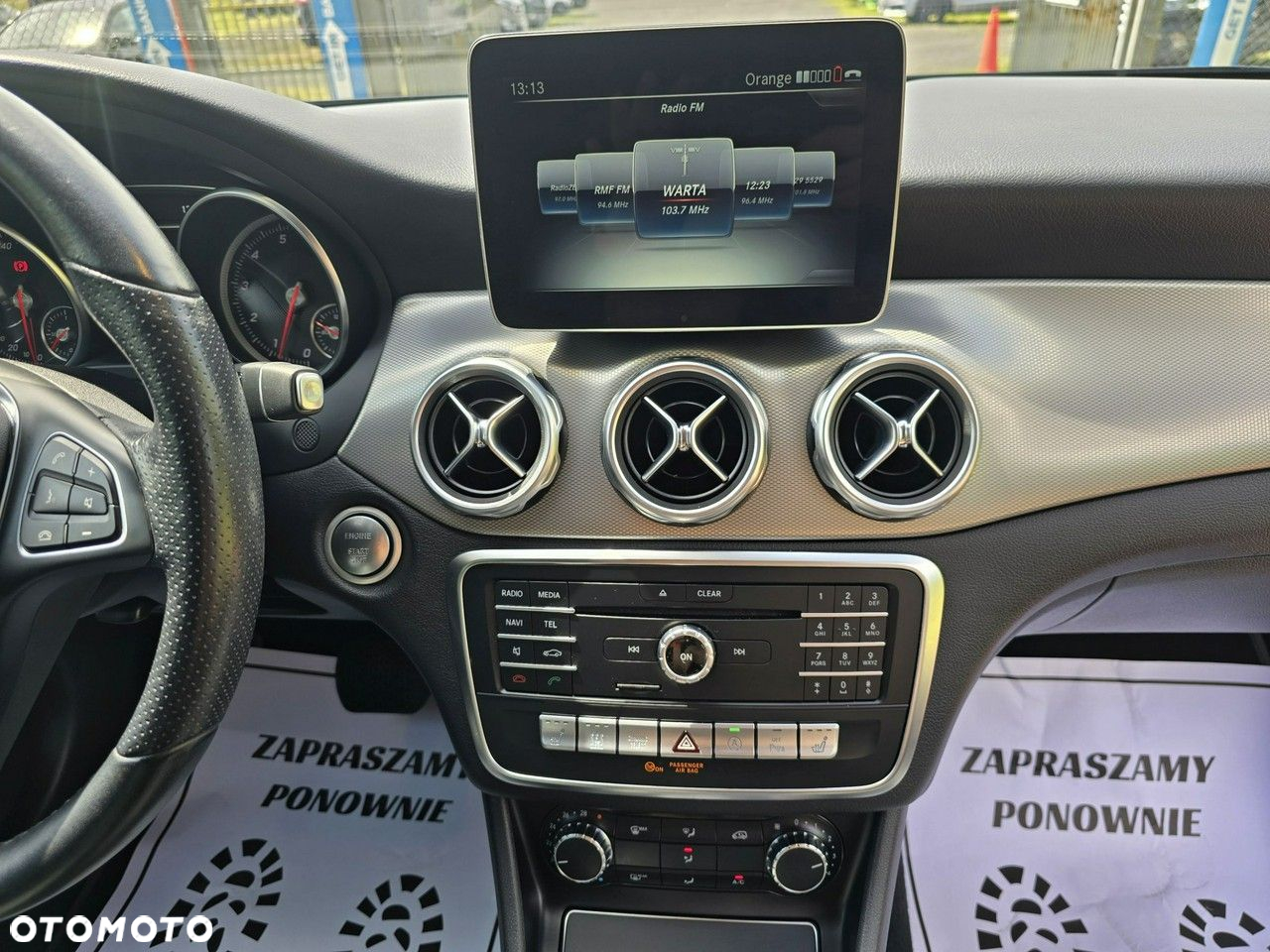 Mercedes-Benz GLA - 24
