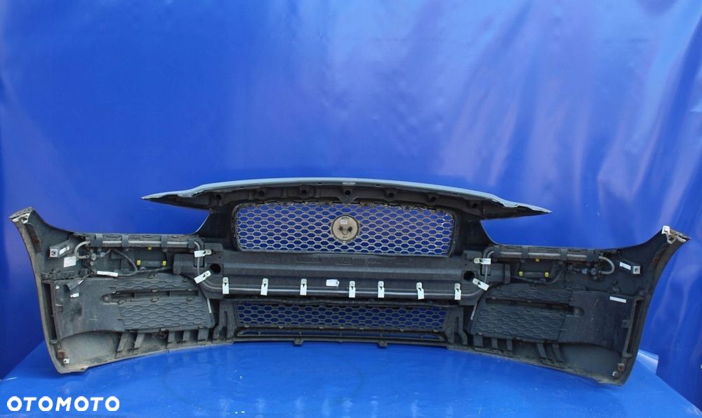 Atrapa chłodnicy grill znaczek emblemat stan BDB OE Jaguar XE X760 - 10