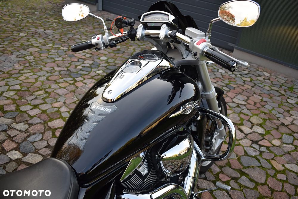 Suzuki Intruder - 23