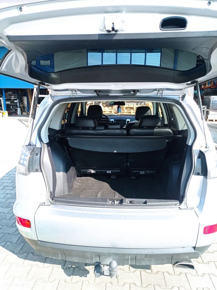 Mitsubishi Outlander 2.0 Intense NAVI 2WD EU5 - 30