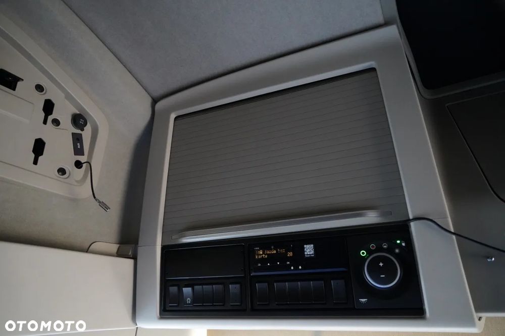 Volvo FH 460 / KLIMATYZACJA POSTOJOWA  / I SAVE / 2023R - 32