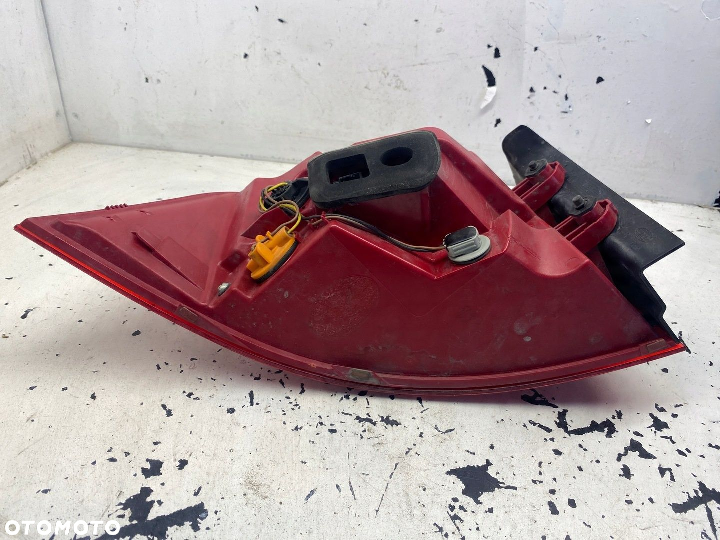 VW PASSAT B7 KOMBI LAMPA PRAWY TYŁ - 10