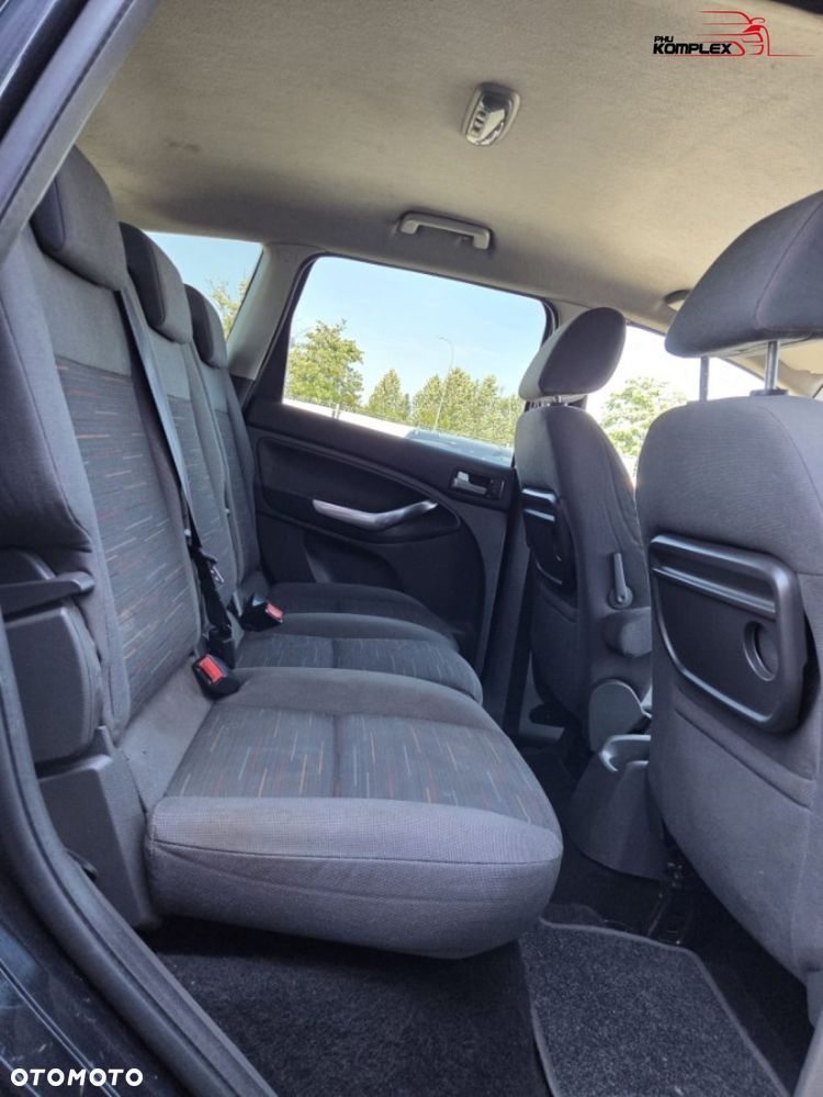 Ford C-MAX - 11