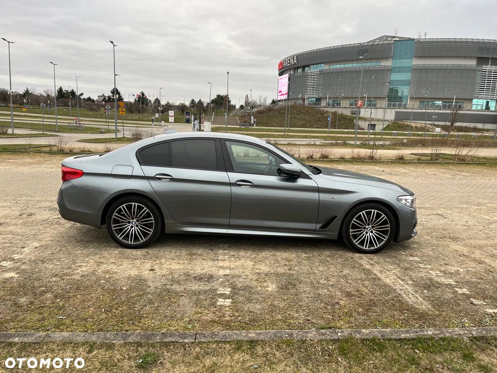 BMW Seria 5 520d xDrive - 4