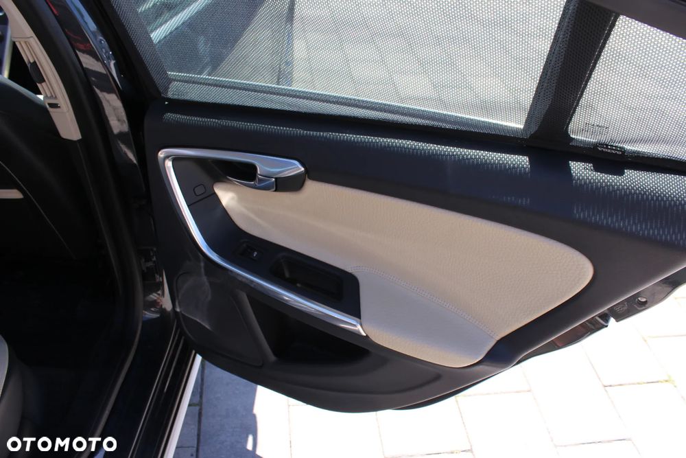 Volvo S60 T3 Summum - 22