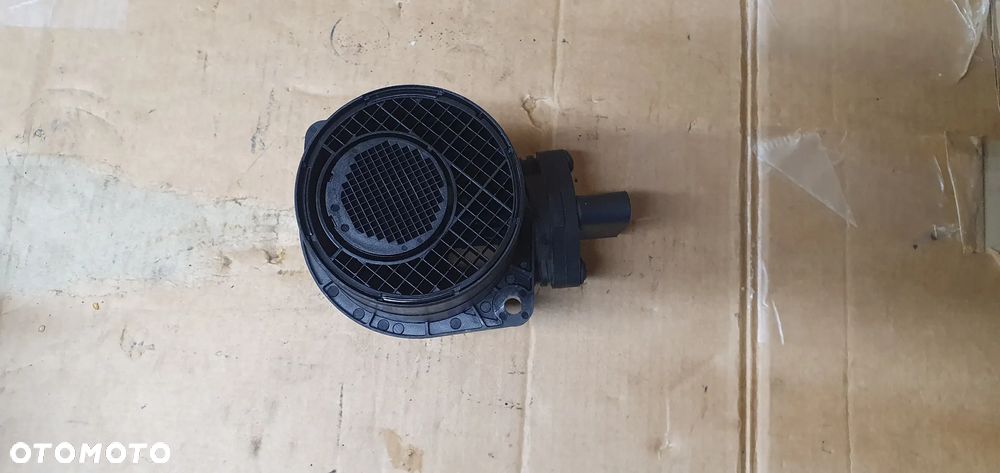 Przepływomierz powietrza VW Passat B6 2.0 TDI 074906461B - 1