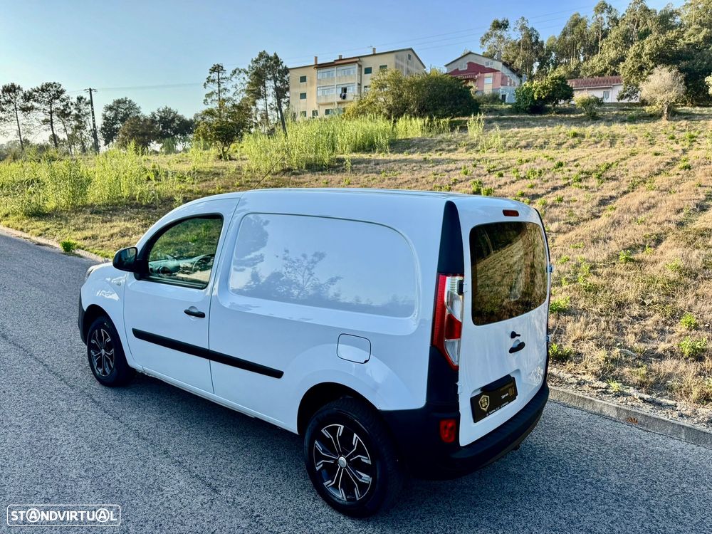 Renault Kangoo 1.5 DCi 3L - 6