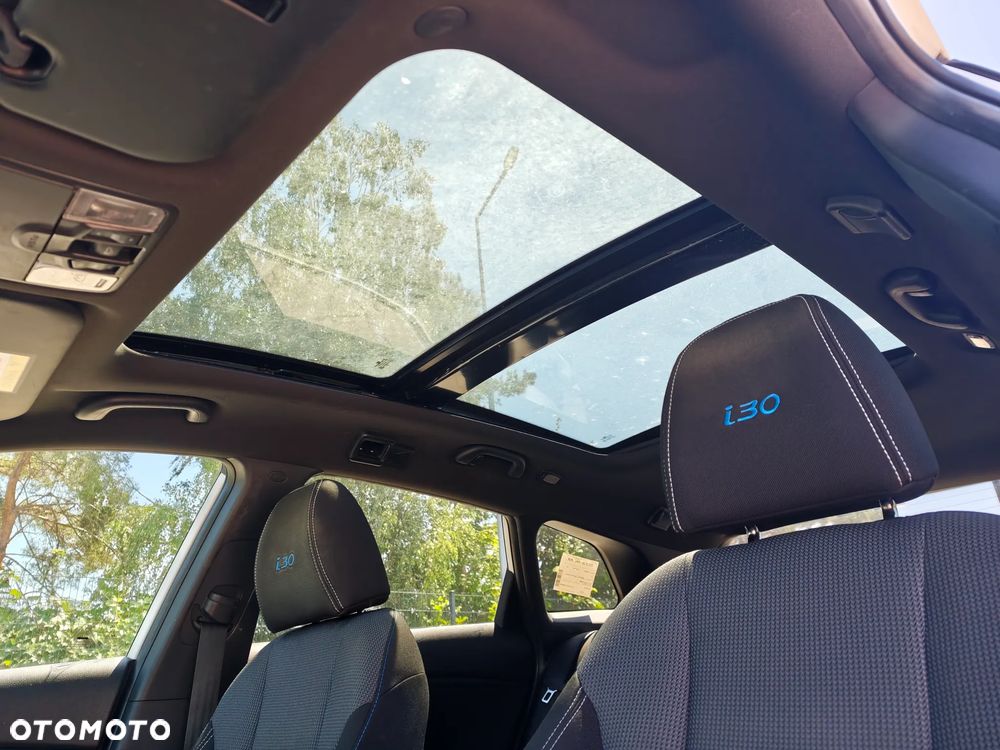Hyundai i30 1.6 CRDi Fifa World Cup Edition - 11
