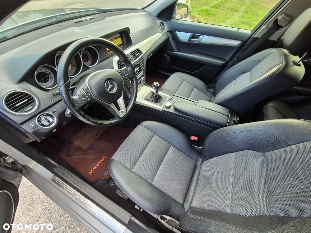 Mercedes-Benz Klasa C 180 T BlueEFFICIENCY Avantgarde - 6