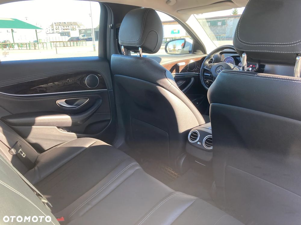 Mercedes-Benz Klasa E 220 d 9G-TRONIC - 12