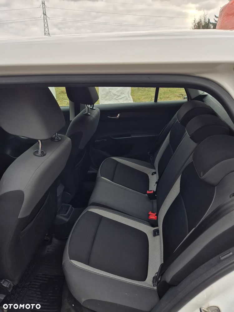 Skoda Fabia 1.2 TSI Active - 8