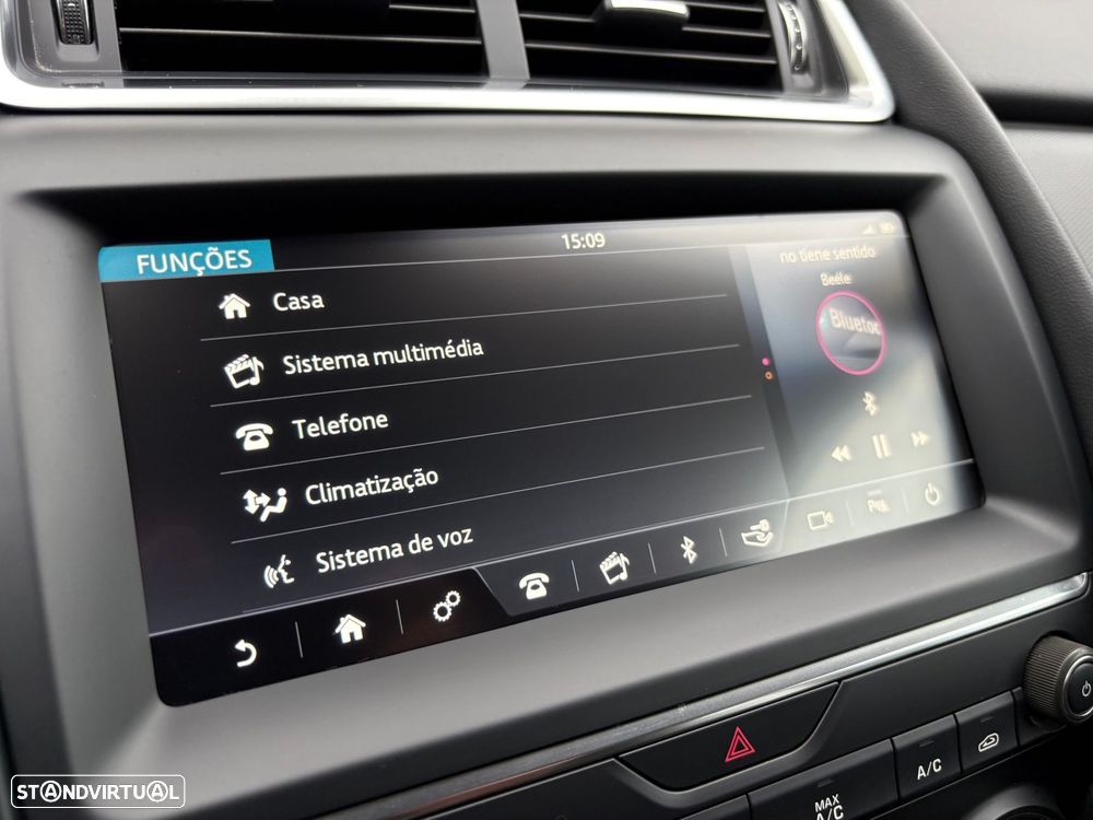 Jaguar E-Pace 2.0 i4D R-Dynamic - 32