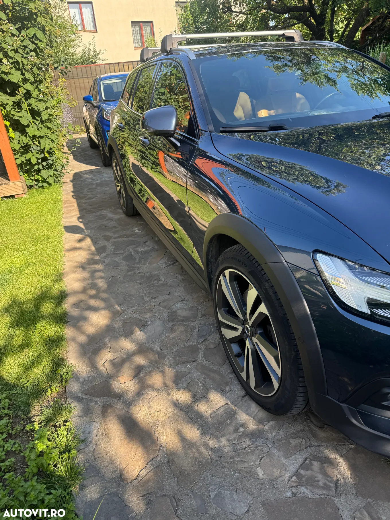 Volvo V60 B4 MHEV AT8 FWD Momentum Pro - 2