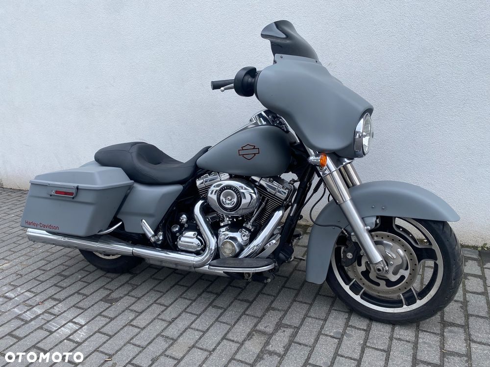 Harley-Davidson Touring Street Glide - 2