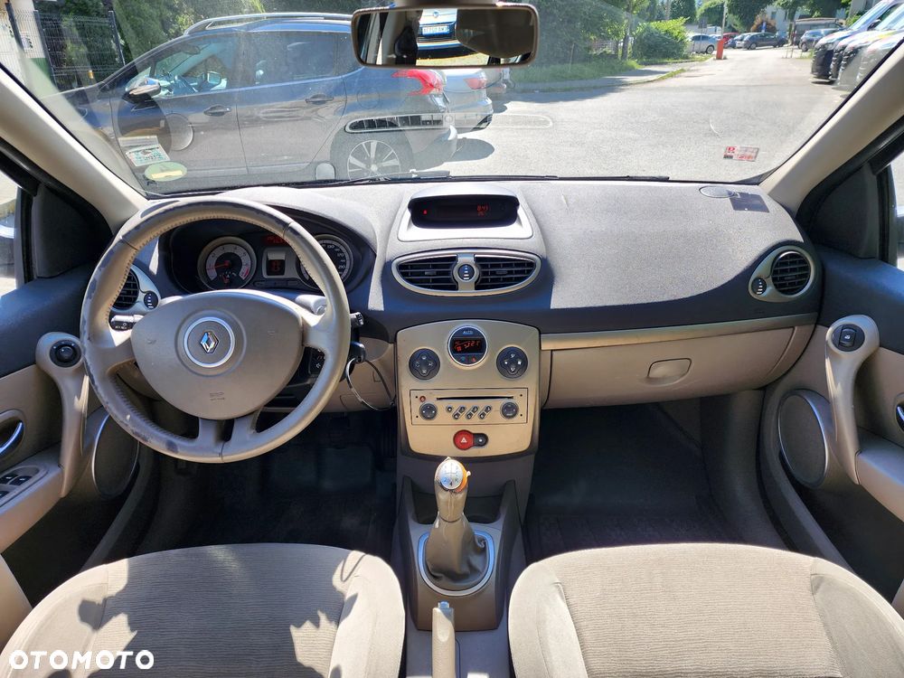 Renault Clio - 14