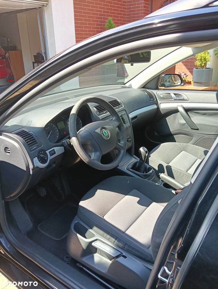 Skoda Octavia 1.8 TSI Ambiente - 10