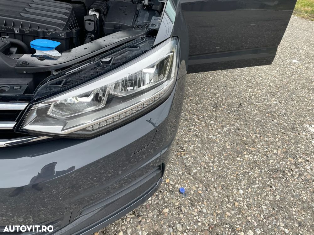 Volkswagen Touran - 15