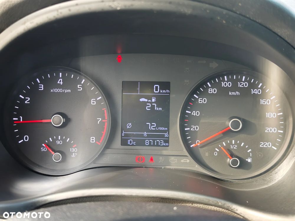 Kia Stonic 1.2 L - 11