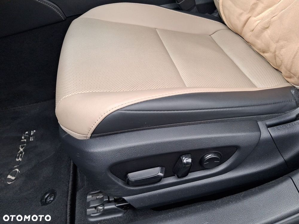 Lexus ES 300h Business Edition - 17