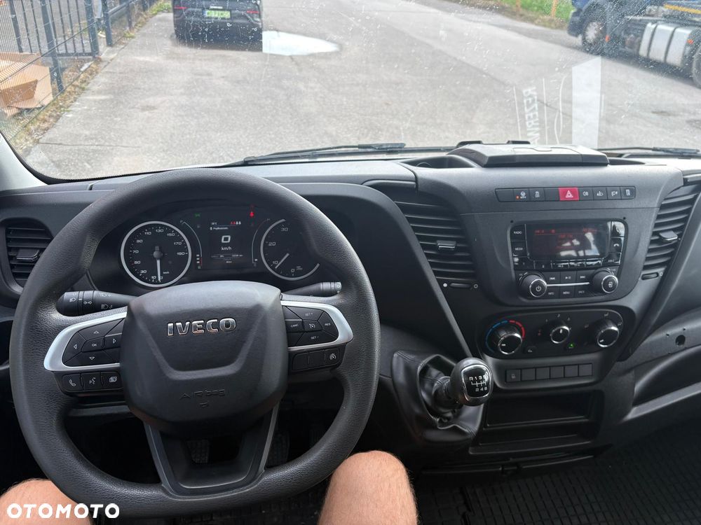 Iveco Daily 35S180, 3.0 180KM, Doka 7-os,  Zadbany - 18
