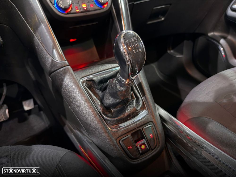 Opel Zafira 2.0 CDTi Executive - 25