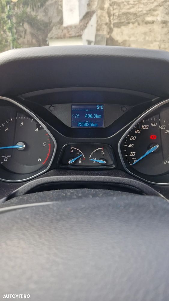 Ford Focus 1.6 TDCi DPF Start-Stopp-System Ambiente - 9