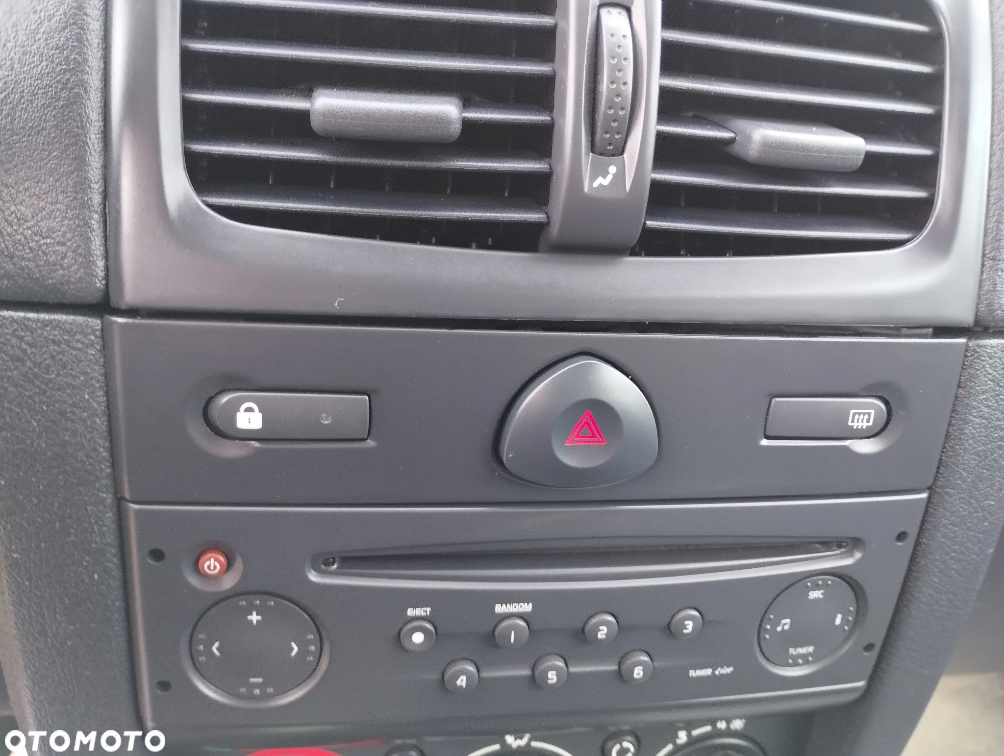 Renault Clio 1.2 16V 75 Collection - 13