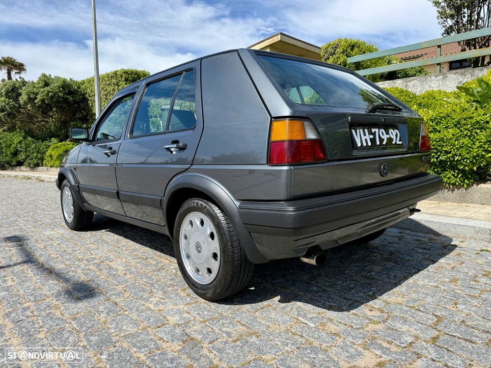 VW Golf 1.3 GL - 28