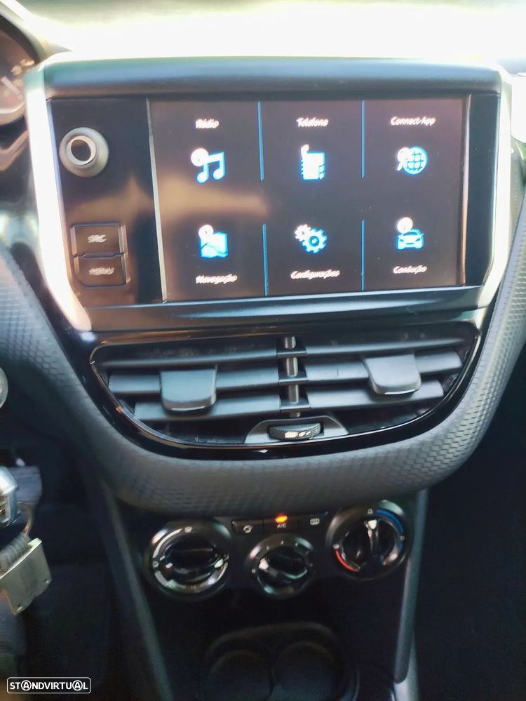 Peugeot 208 1.2 VTi SE Style - 9