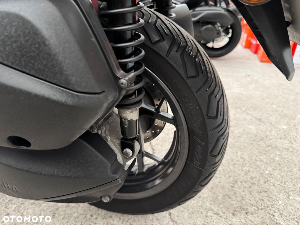 Yamaha X-max - 17