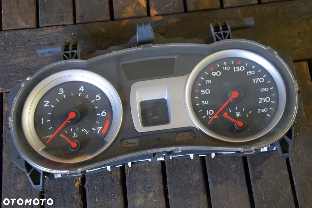 Renault Clio III 3 Licznik zegary 8200305019-F 1.2 1.6 benzyna - 1