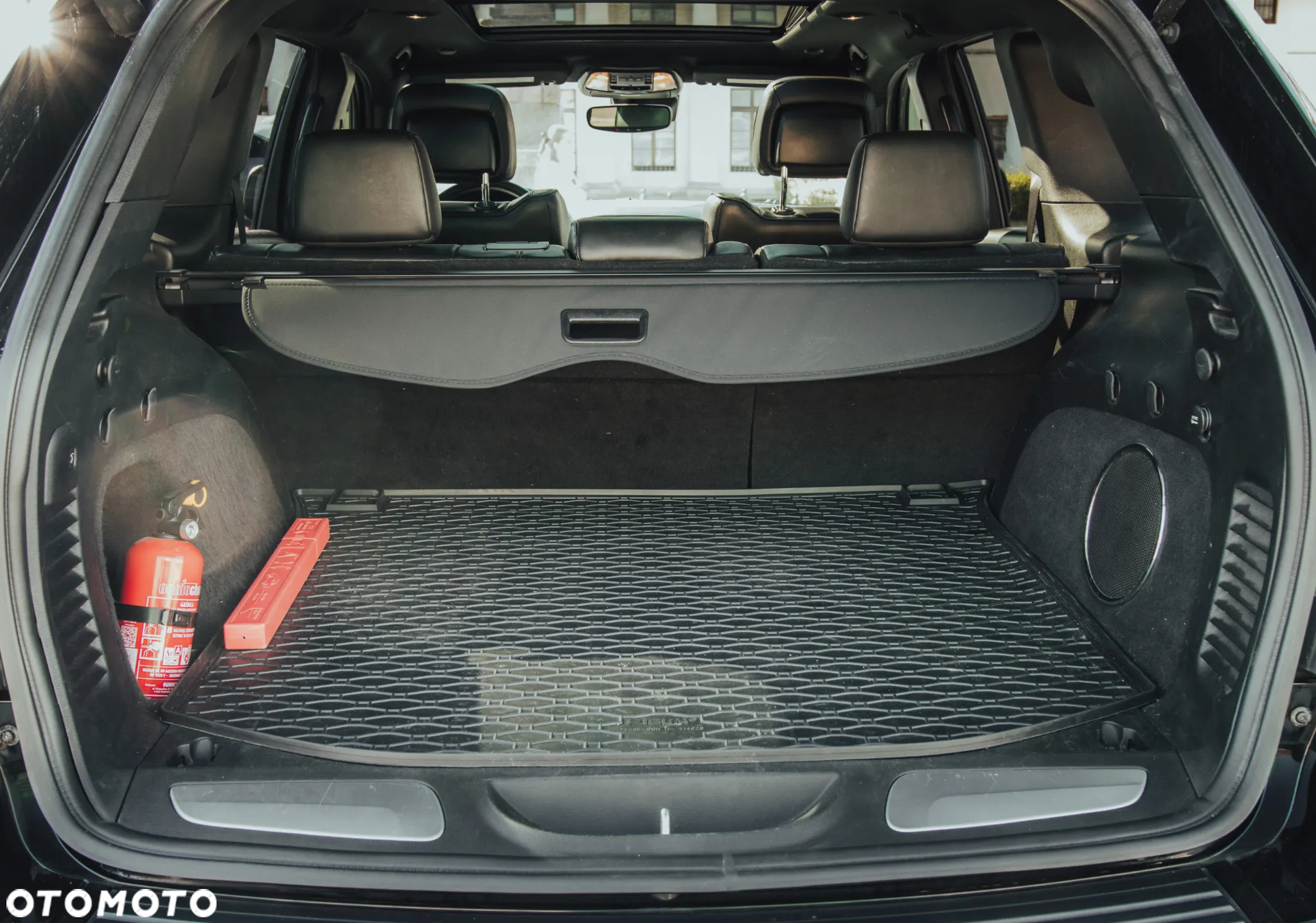Jeep Grand Cherokee 5.7 V8 HEMI Overland - 19