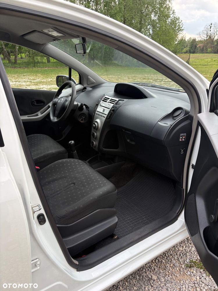 Toyota Yaris 1.0 Luna A/C - 8