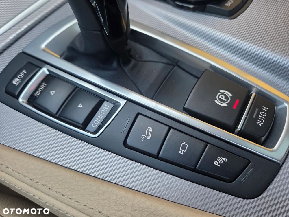 BMW Seria 5 M550d xDrive - 9