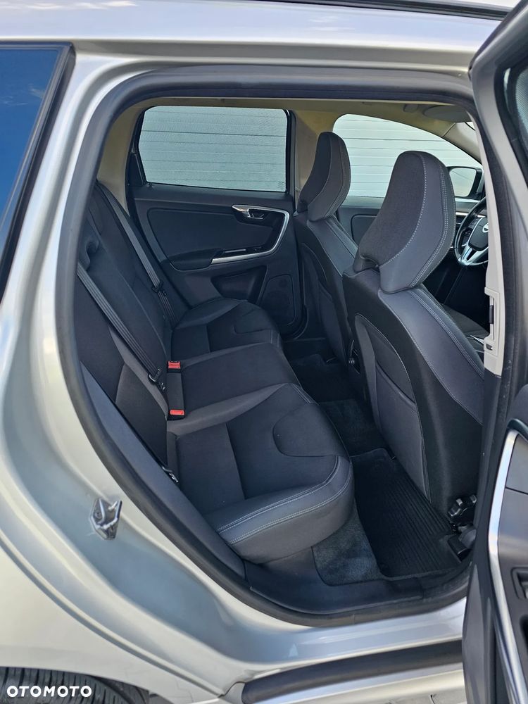 Volvo XC 60 D3 Momentum - 28