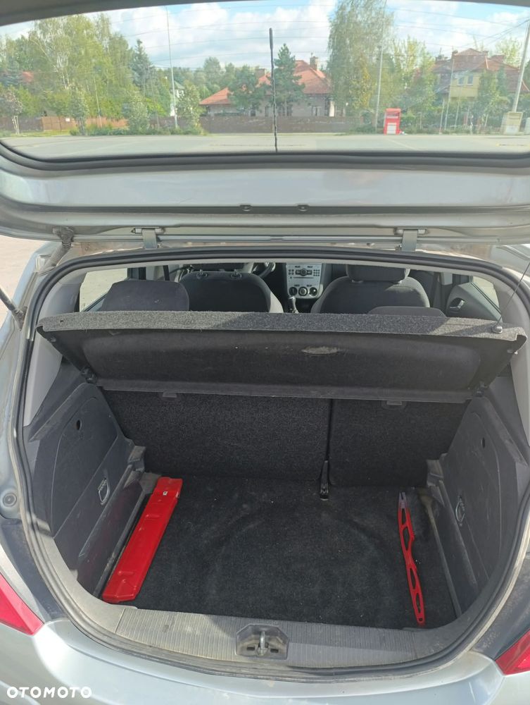 Opel Corsa 1.2 16V Essentia - 17