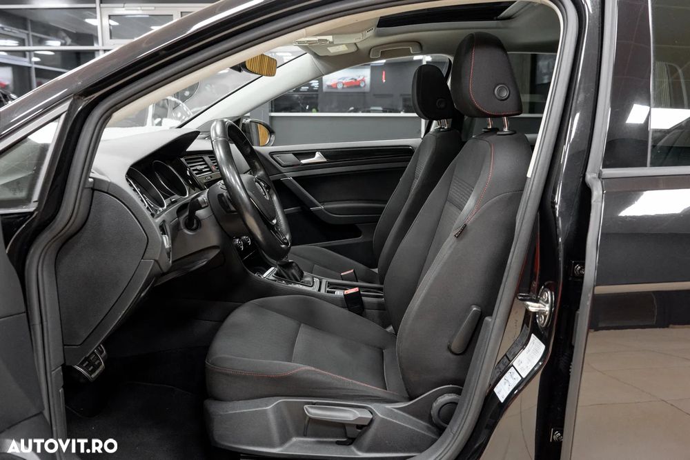 Volkswagen Golf 1.5 TSI ACT DSG Sound - 24