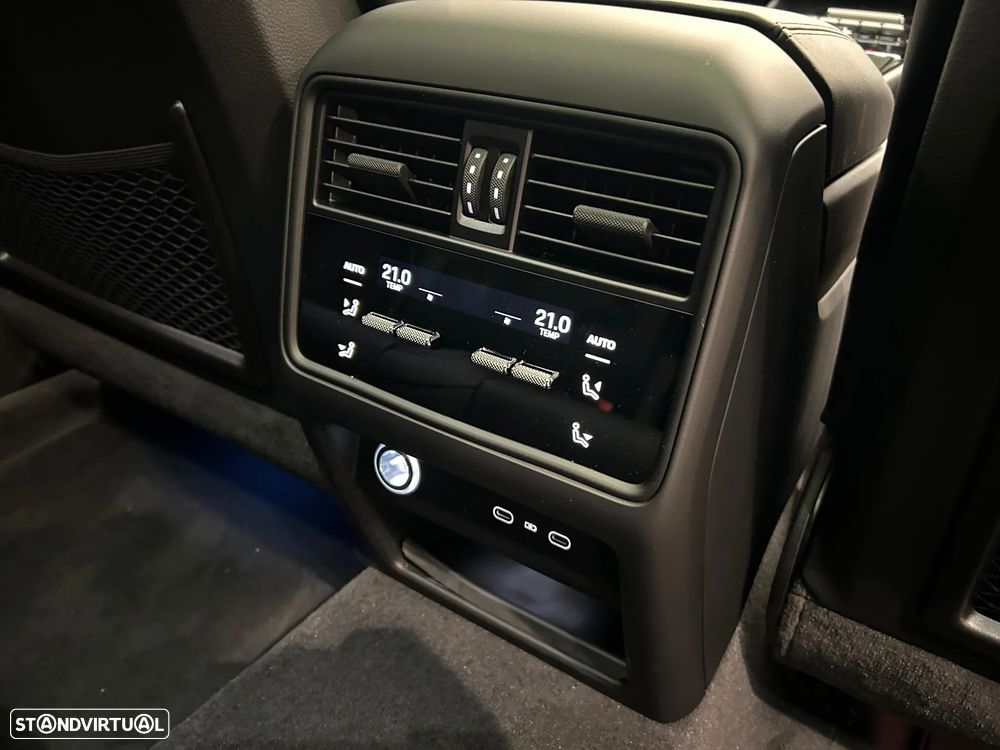 Porsche Cayenne - 24