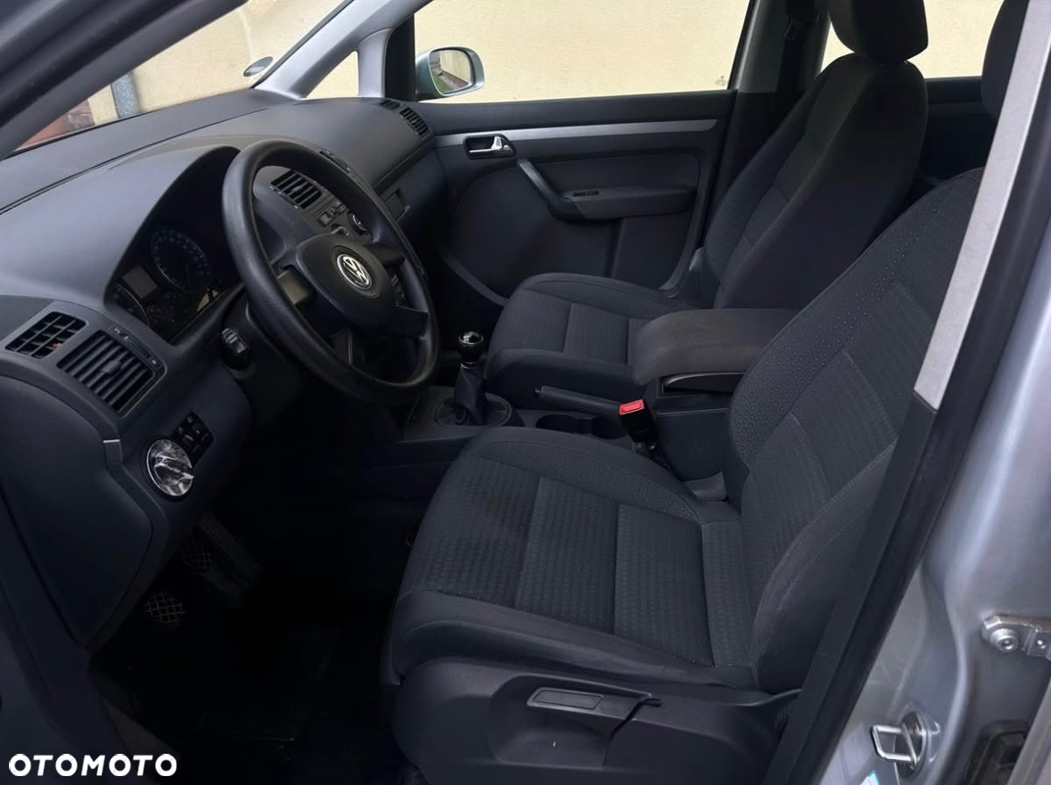 Volkswagen Touran 1.6 FSI - 5