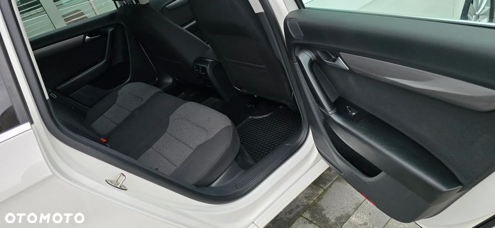 Volkswagen Passat 2.0 TDI Comfortline - 25