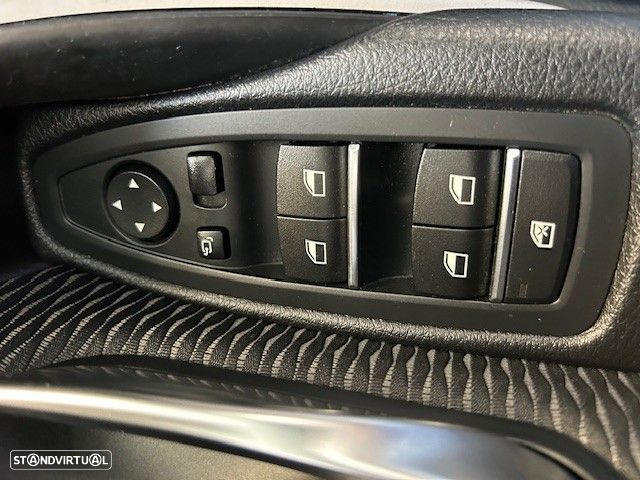 BMW 320 d Touring xDrive Auto - 8